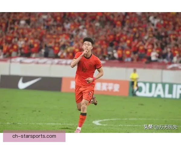 中国男足迎来新帅首秀备战世预赛全力冲击出线希望球迷期待改革成效显现