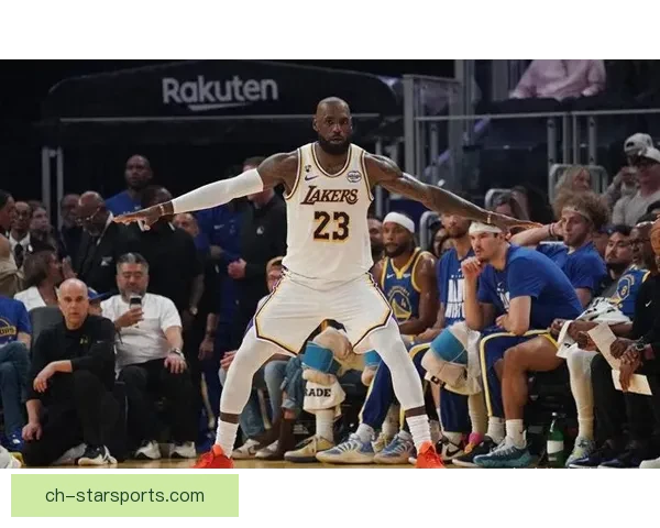 詹姆斯率湖人逆转取胜西部格局再起波澜季后赛形势愈发激烈两强争锋